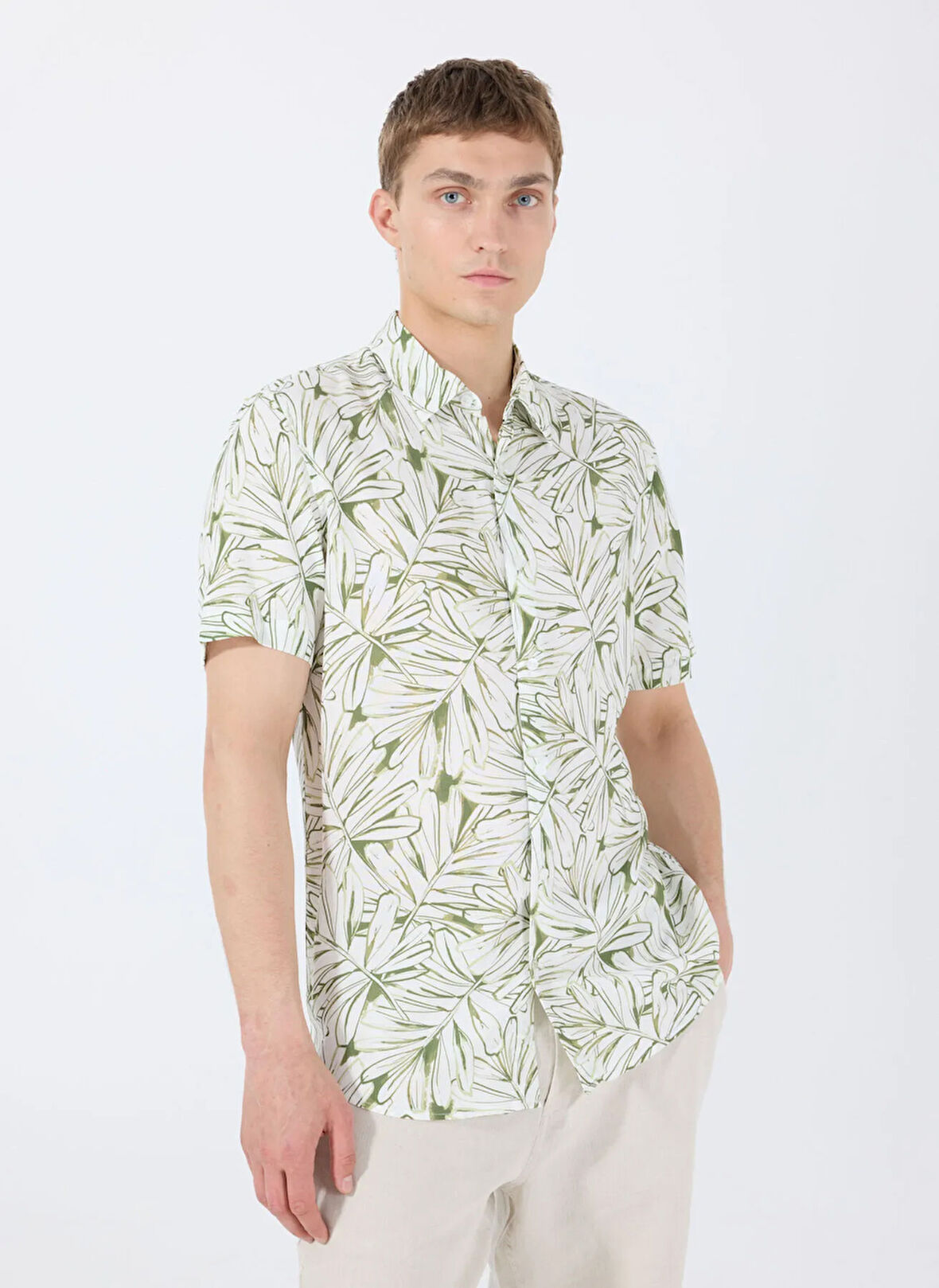 Guess Standart Yeşil Desenli Erkek Gömlek M5GH75WD4Z2P8GS SS ECO RAYON OIL