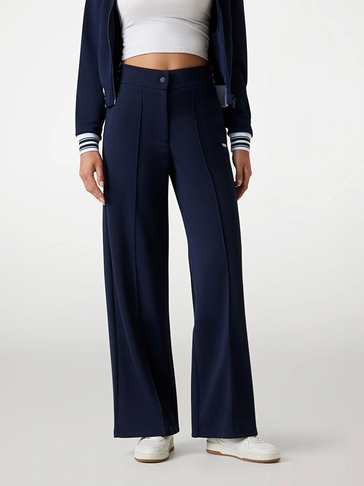 Guess Amaryllis Kadın Lacivert Aktif Regular Fit Eşofman Altı V5GB02KCYF2-A71W