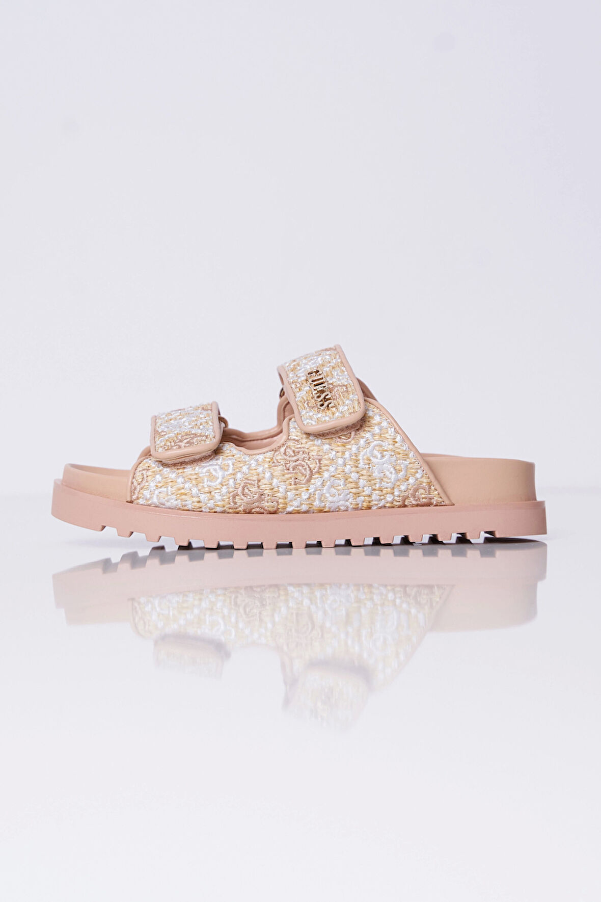 Guess Kadın Fadelizz Krem Sandalet