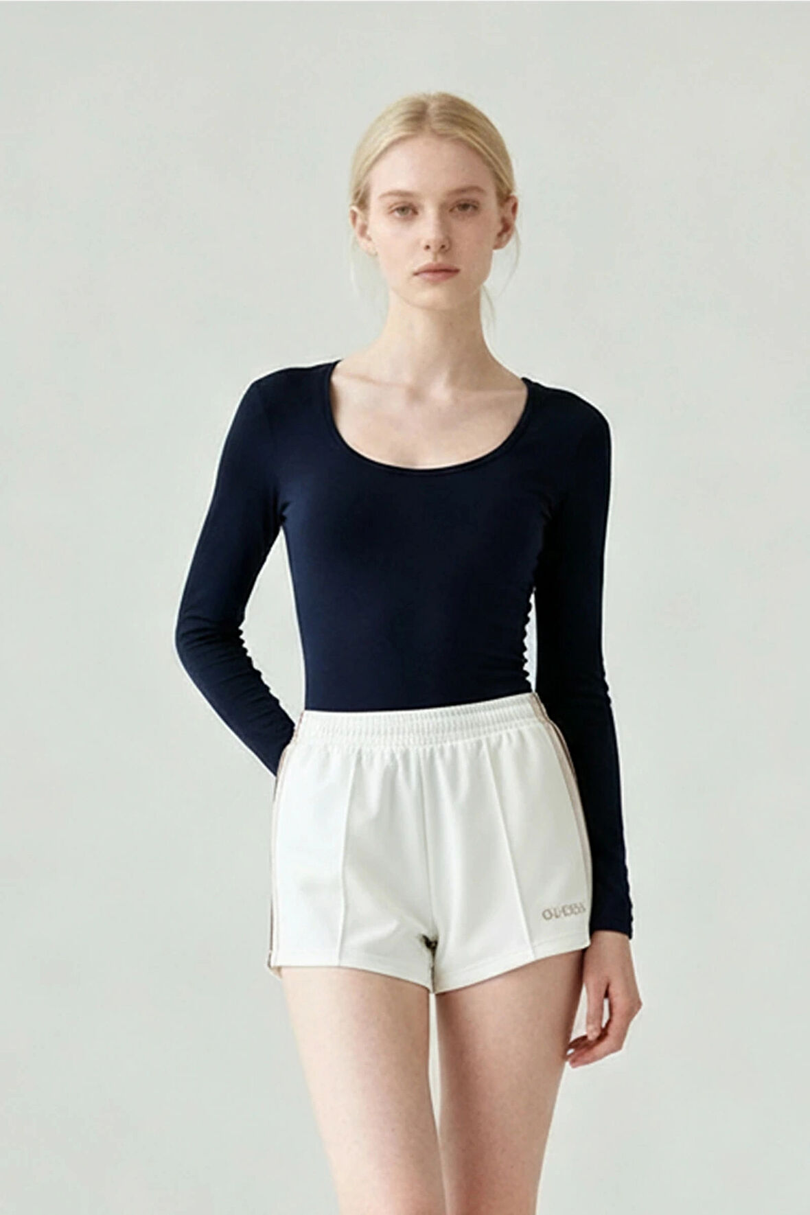 Guess Yarrow Kadın Krem Aktif Scuba Şort V5GD14KCRU2-A10F