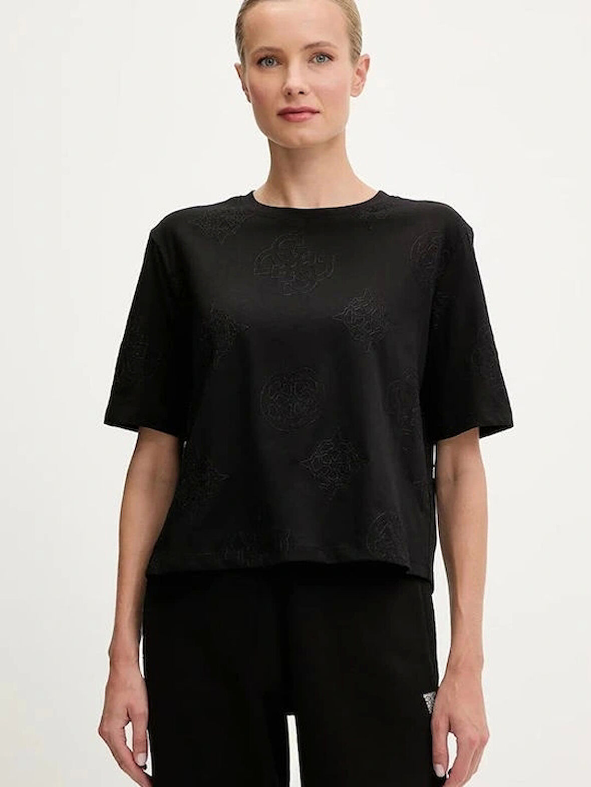 Guess Peony Kadın Çok Renkli Aktif Boxy Fit T-Shirt V5YI10I3Z14-FJ8K