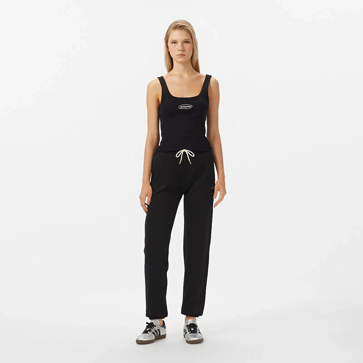 Guess Peony Kadın Siyah Aktif Regular Fit Eşofman Altı V5YB06KBSL2-FJ8A