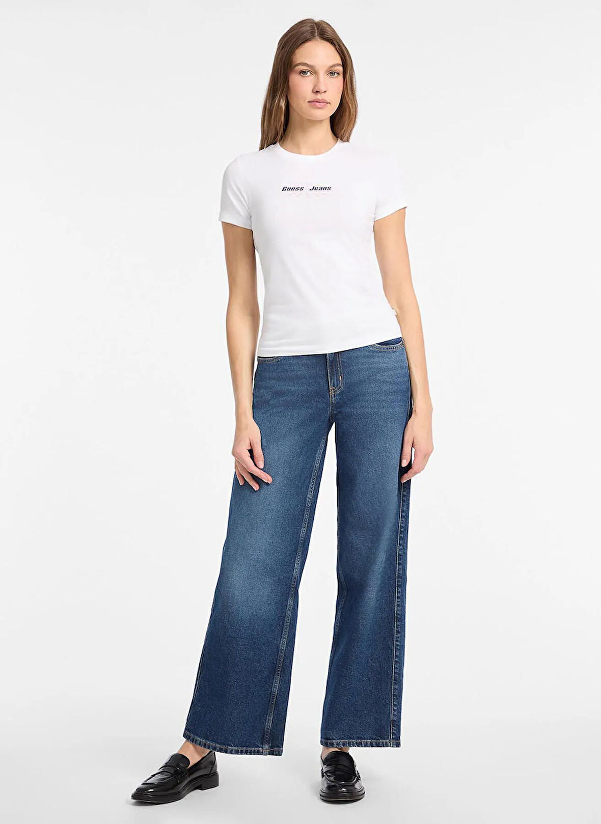 Guess Jeans Yuvarlak Yaka Baskılı Beyaz Kadın T-Shirt Guess Jeans Kadın Slim Fit T-Shirt