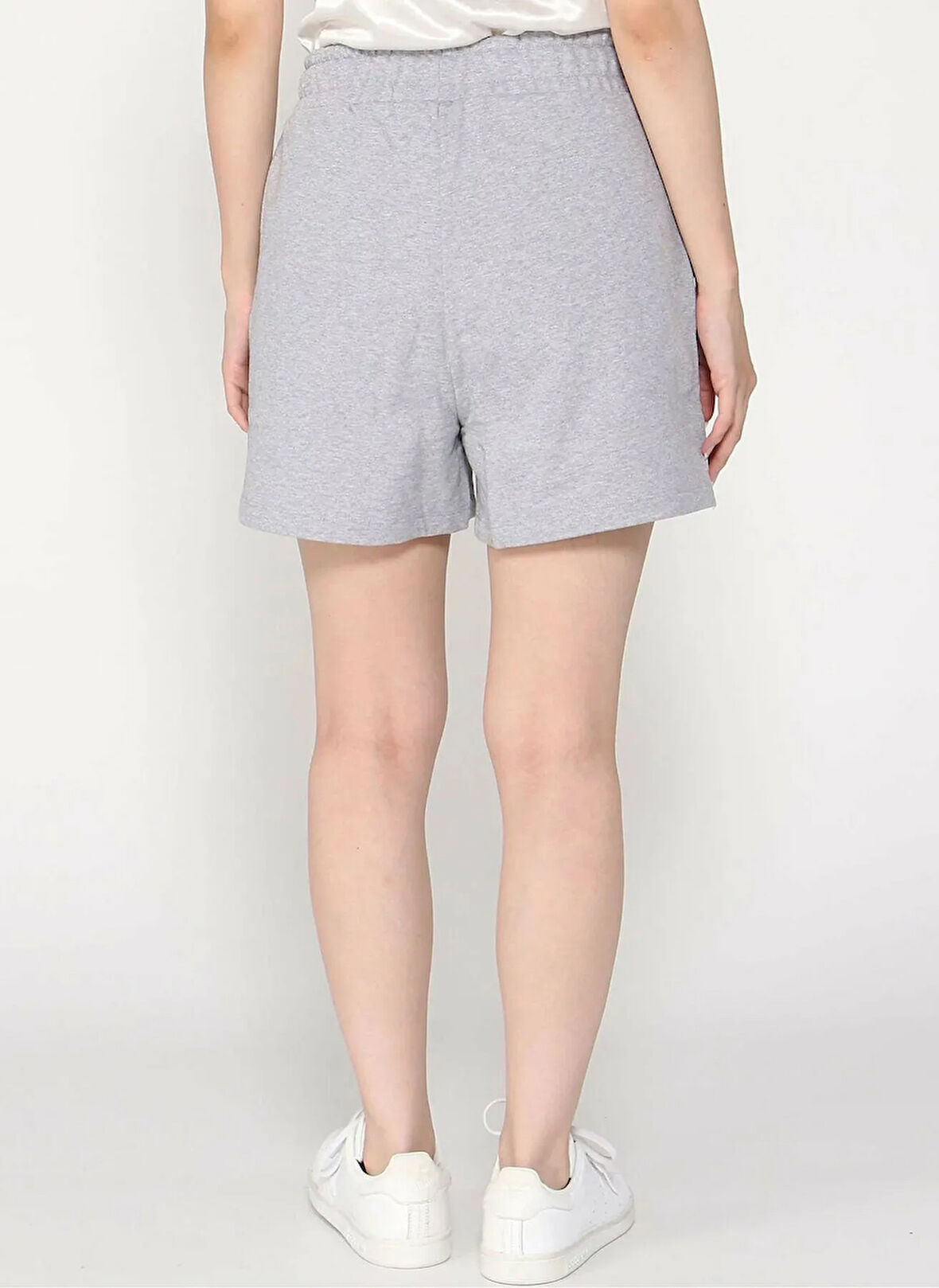 Guess Jeans Yüksek Bel Relaxed Gri Kadın Şort Guess Jeans Kadın Relaxed Fit Şort