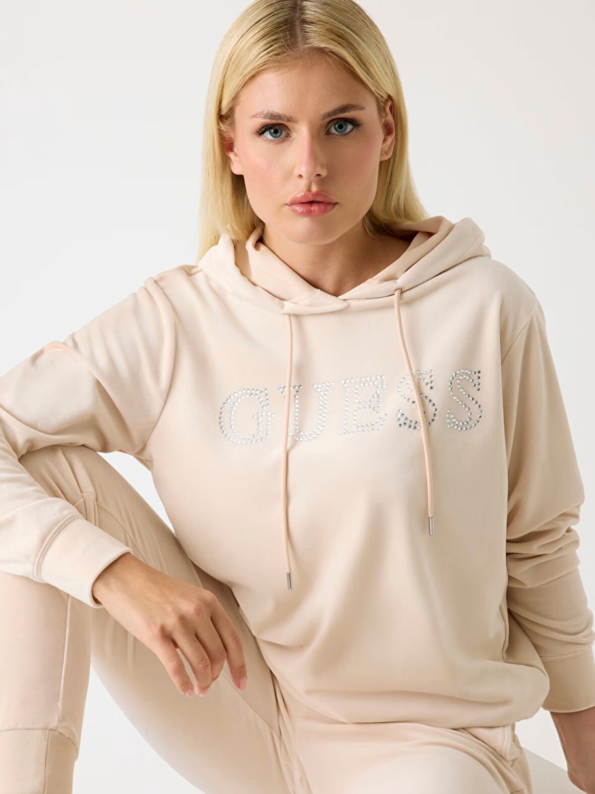 Guess Yapay Elmas Taşlı Logolu Kadın Sweatshirt V4RQ25K0232
