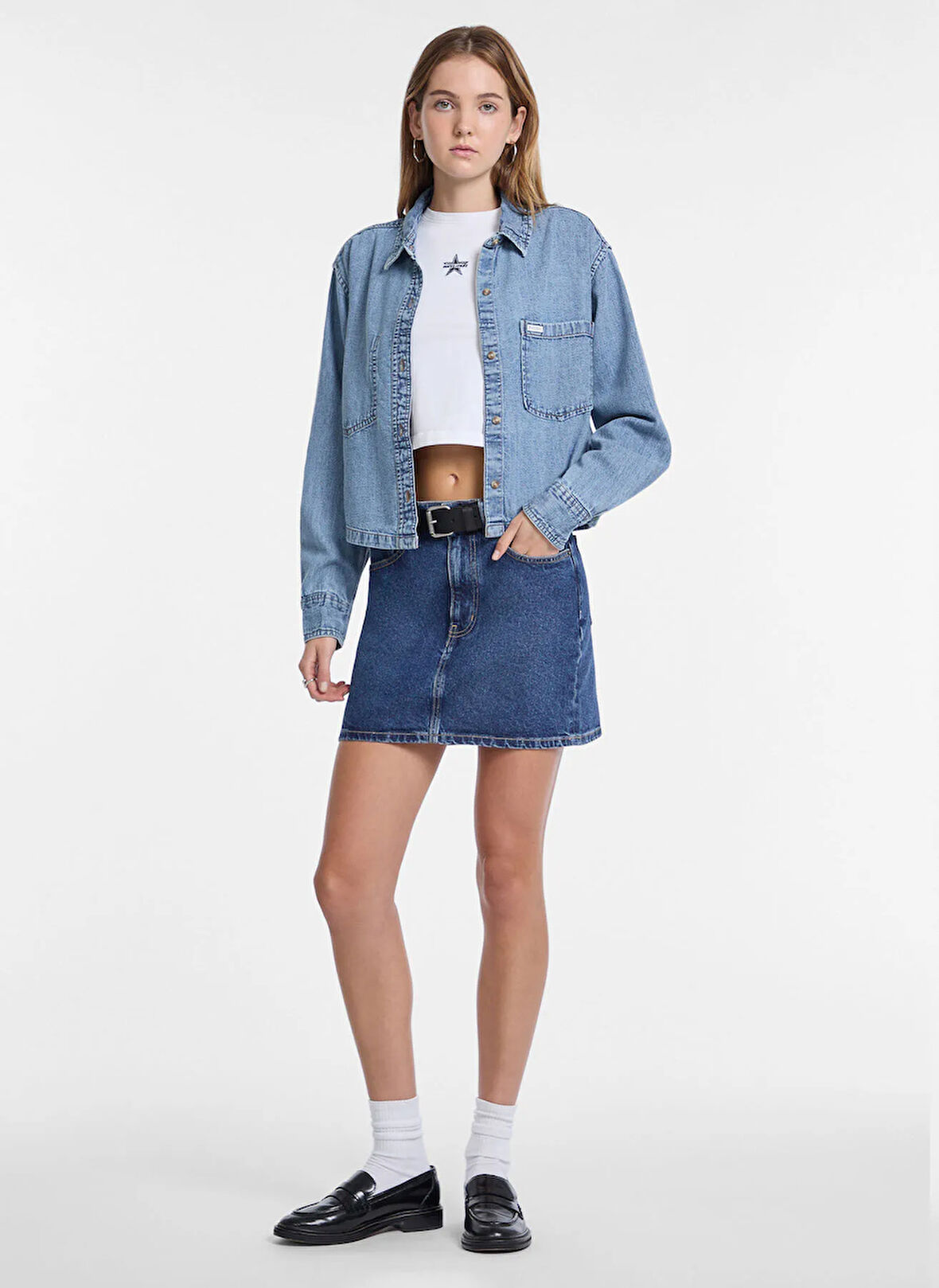 Guess Jeans Standart Gömlek Yaka Eskitme Mavi Kadın Gömlek Guess Jeans Kadın Denim Gömlek