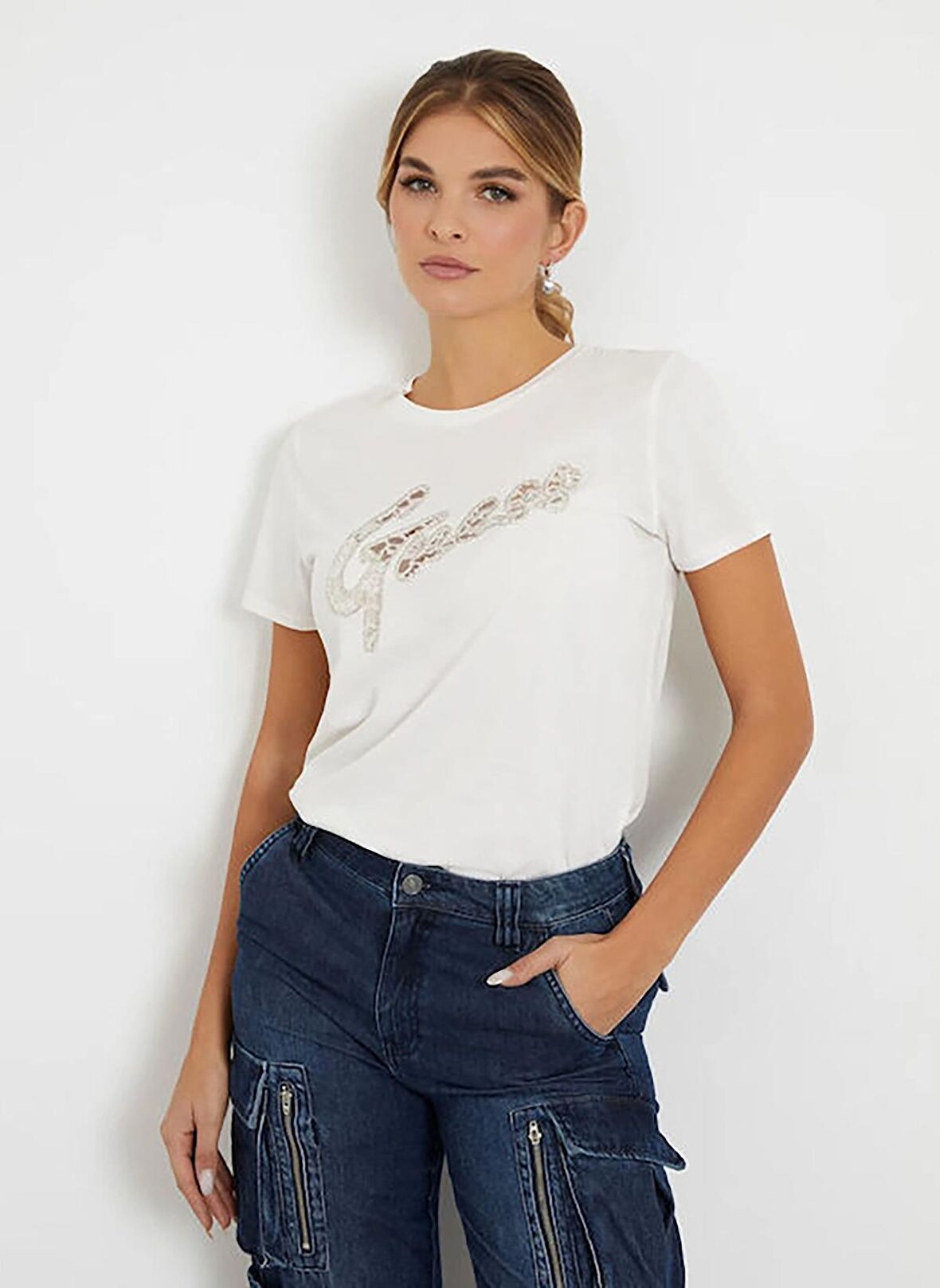 Guess Bisiklet Yaka Kırık Beyaz Kadın T-Shirt W4RI25K9RM1-G012