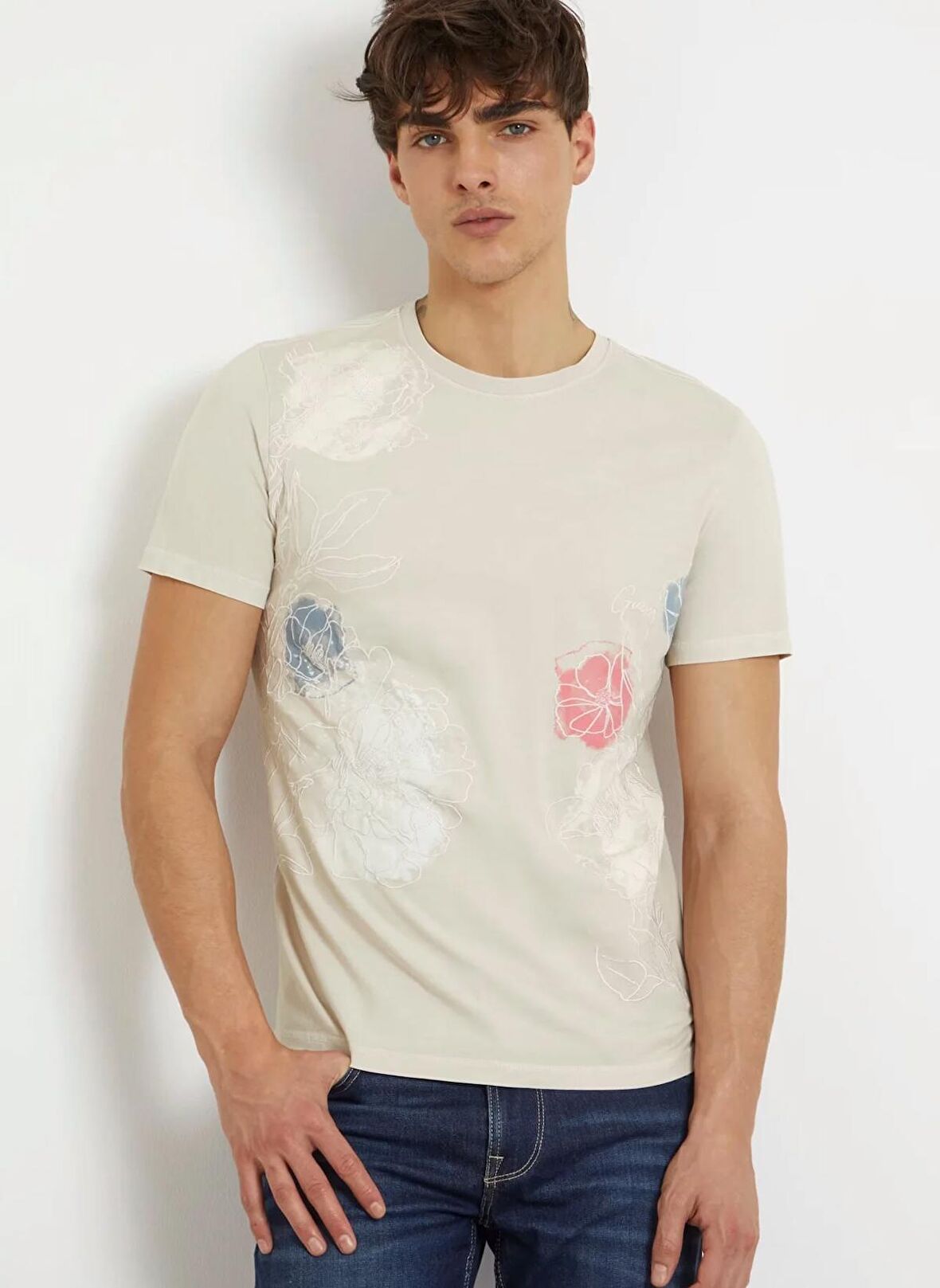 Guess Bisiklet Yaka Baskılı Krem Erkek T-Shirt M4GI10I3Z14G1I6_SS CN TREATED FLOWE