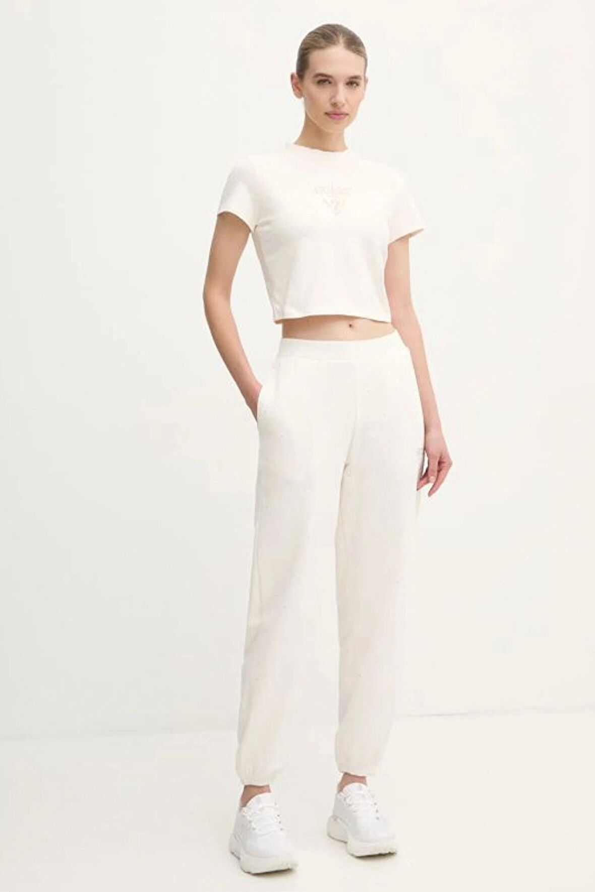 Guess Kadın Krem Logolu Crop