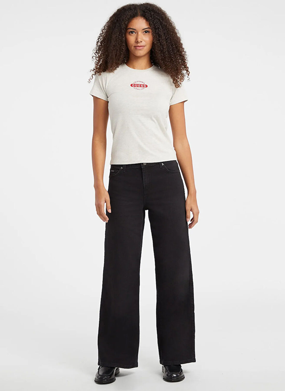 Guess Jeans Yuvarlak Yaka Baskılı Çok Renkli Kadın T-Shirt Guess Jeans Kadın Slim Fit