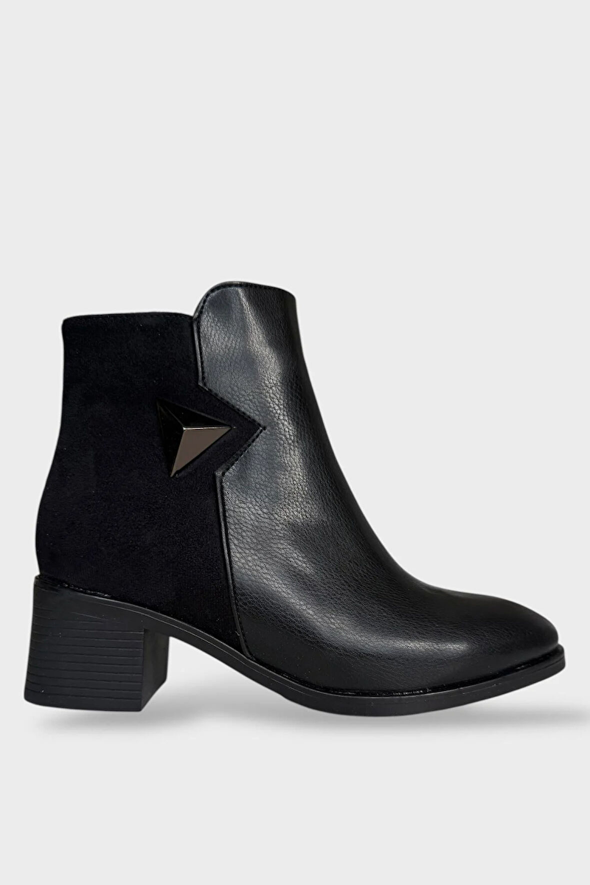 Taş Detaylı Kalın Topuklu Kadın Bot SİYAH