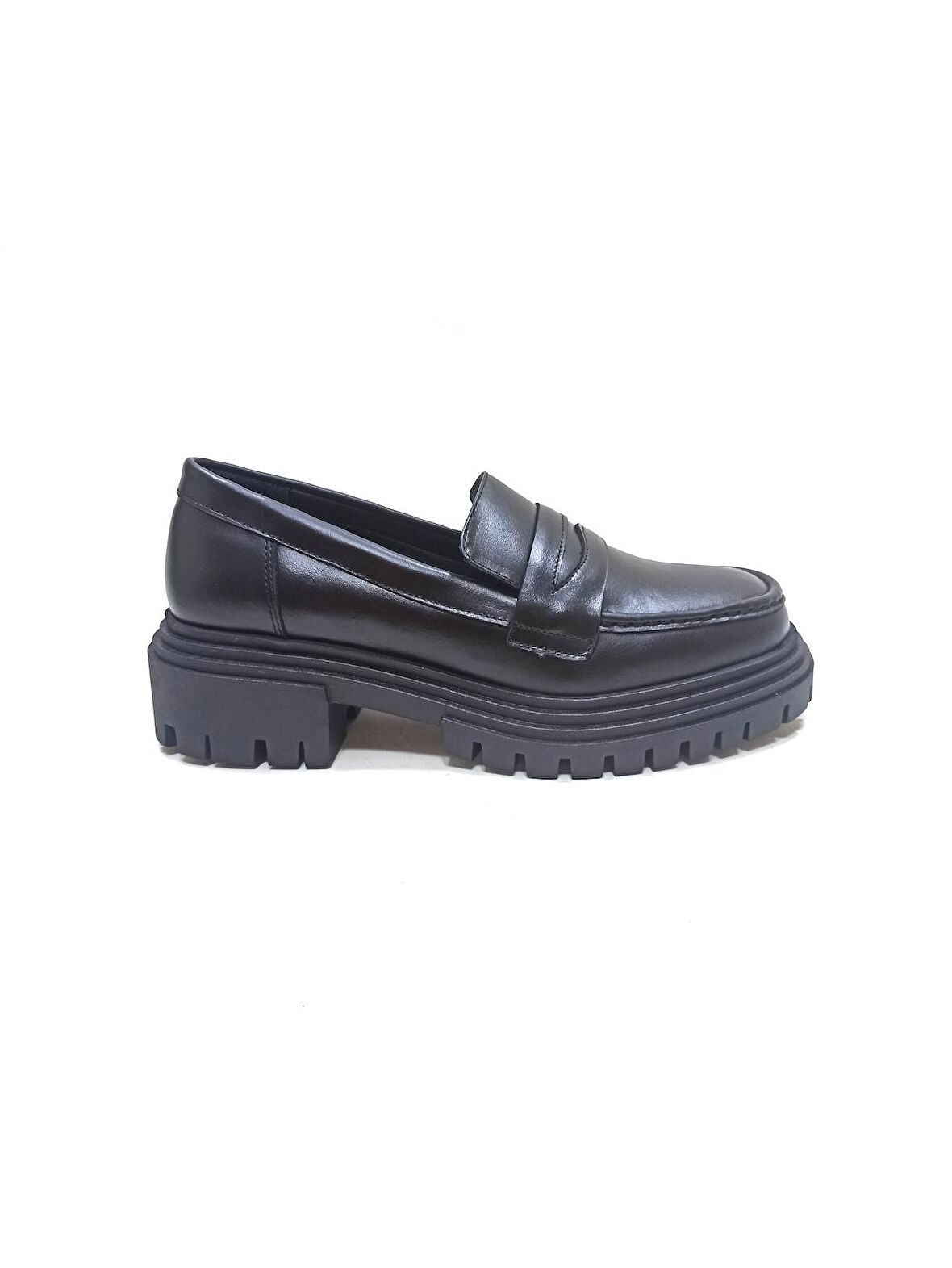 ALBİNİ SİYAH DERİ KADIN LOAFER AYAKKABI