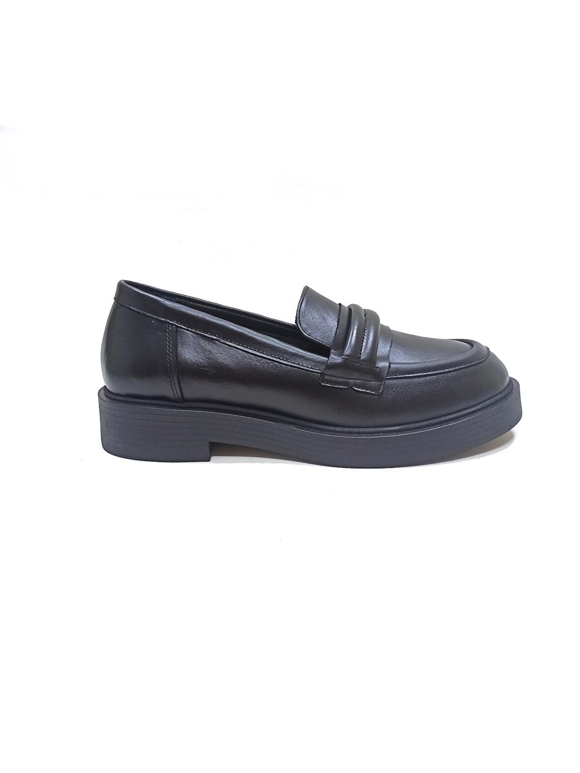 ALBİNİ SİYAH DERİ KADIN LOAFER AYAKKABI