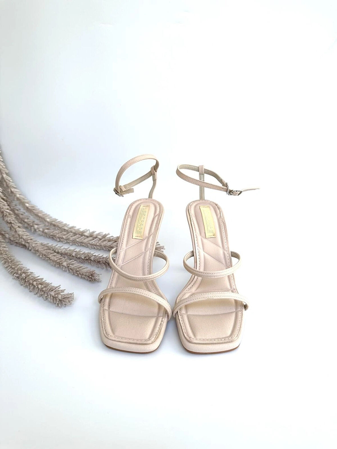 KADIN Ince Şeritli Topuklu Ayakkabı