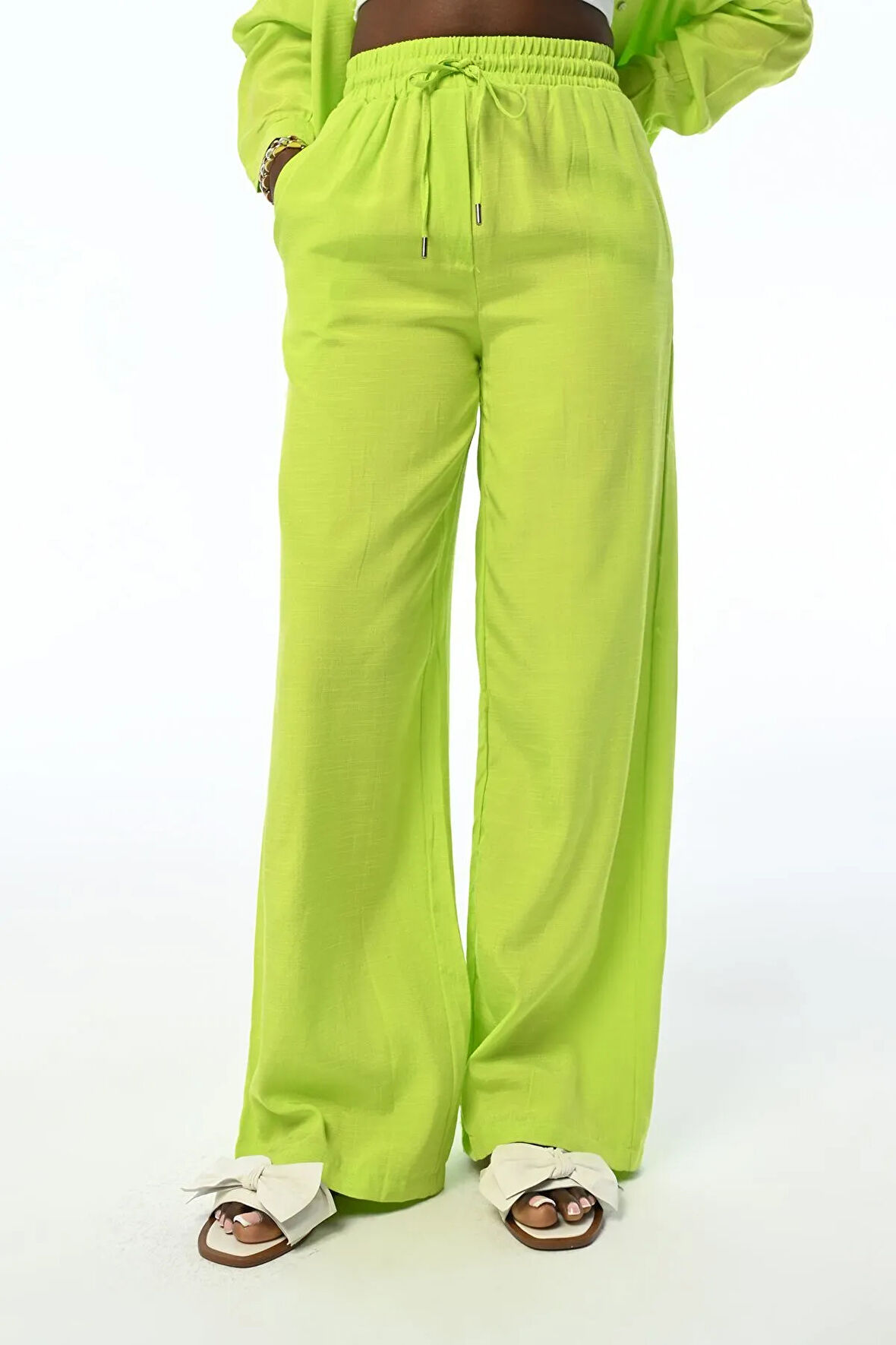 KADIN BELİ LASTİKLİ BOL PAÇA DÜZ RENK PANTOLON