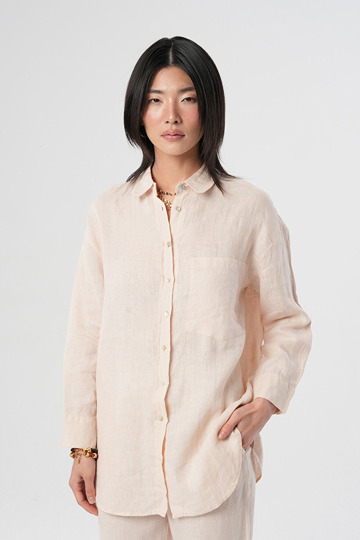 KADIN %100 İNCE KETEN DÜZ CEPLİ GÖMLEK