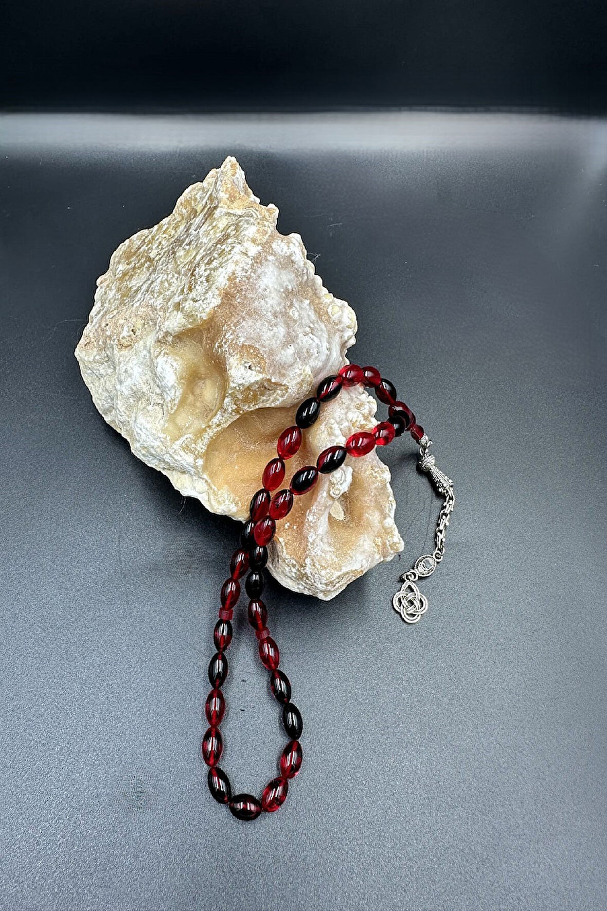 Siyah Kırmızı Ateş Kehribar Tespih