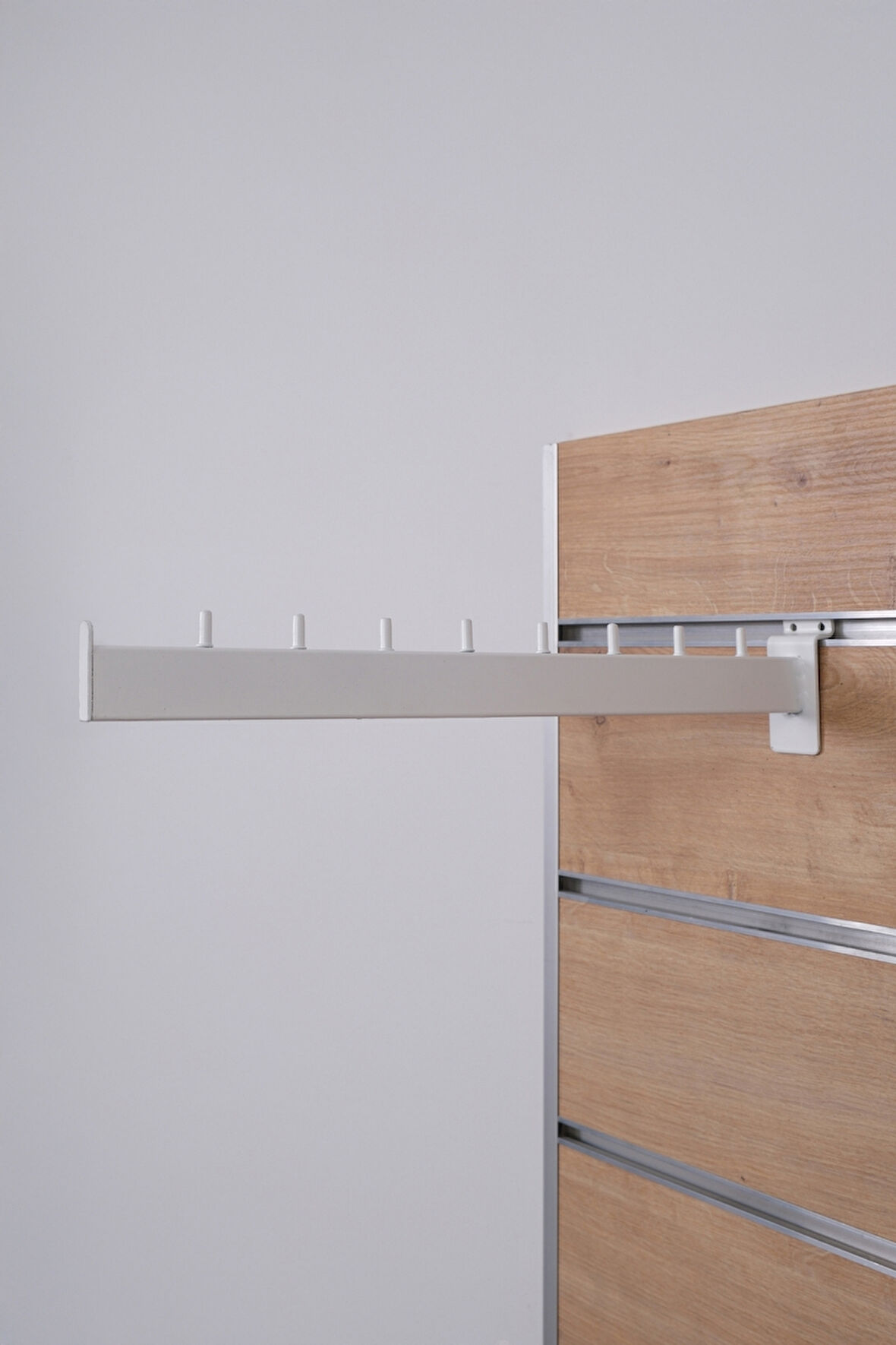 Kanallı Panoya Düz Beyaz  Baston