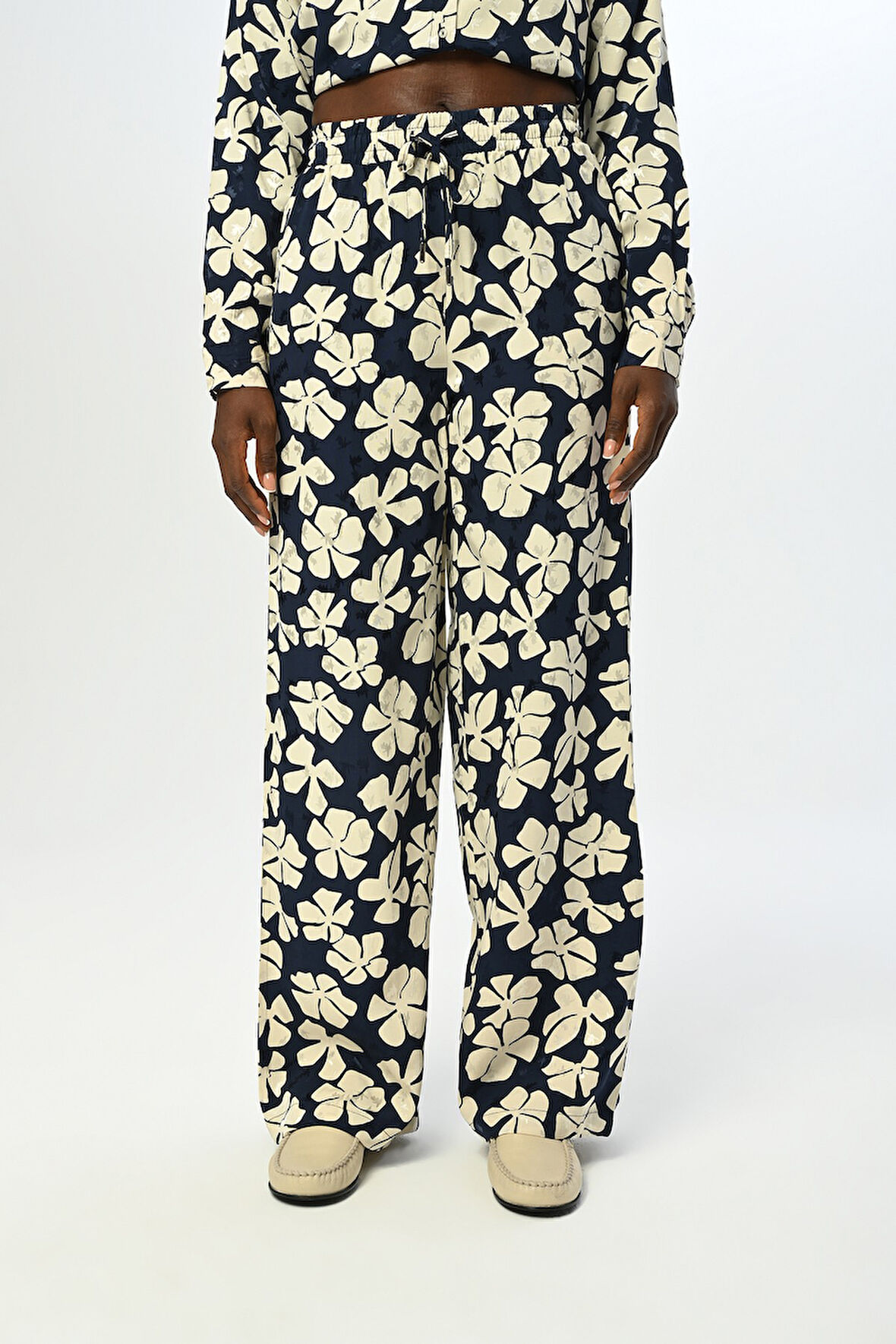 KADIN BELİ LASTİKLİ BOL PAÇA ÇİÇEK DESENLİ PANTOLON