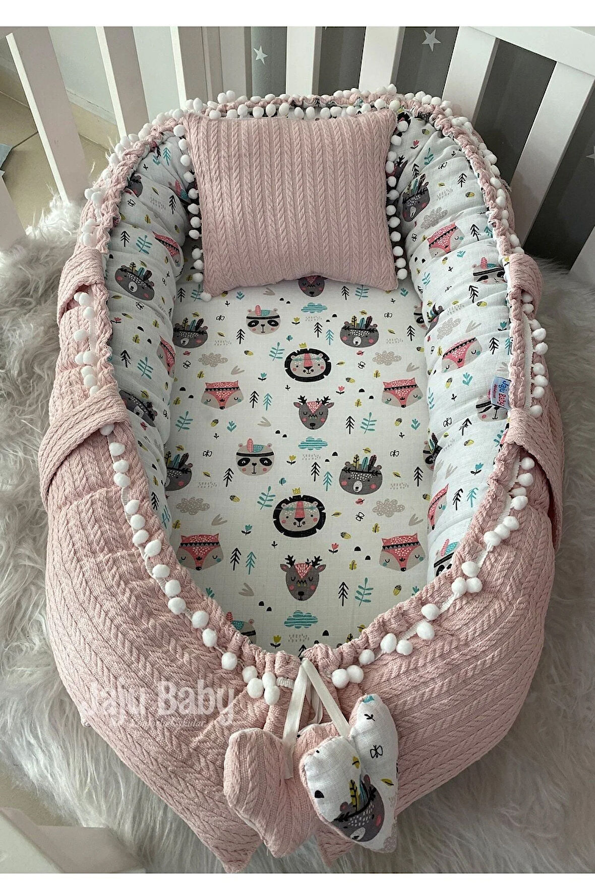Nest Pudra Örgü Kumaş Ve Müslin Kumaş Ponponlu Jaju-babynest Anne Yanı Bebek Yatağı