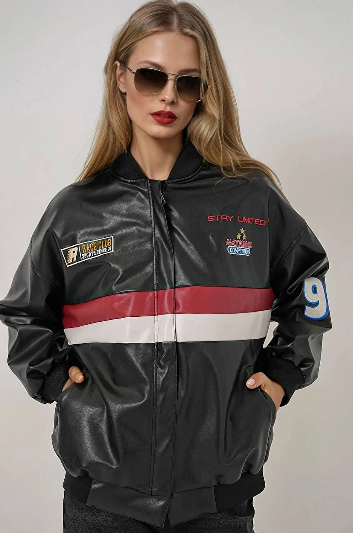 Kadın Siyah Oversize Baskılı Suni Deri Bomber Ceket HZL25W-BD110431