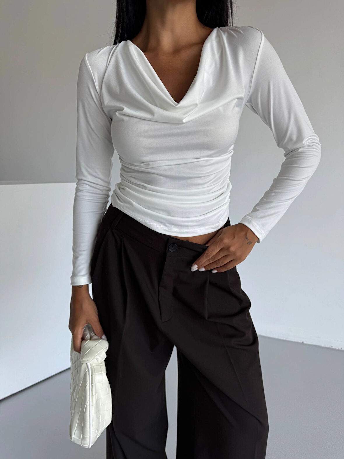 Kadın Beyaz Degaje Yaka Yandan Büzgülü Uzun Kol Sandy Bluz HZL24W-FRY122481