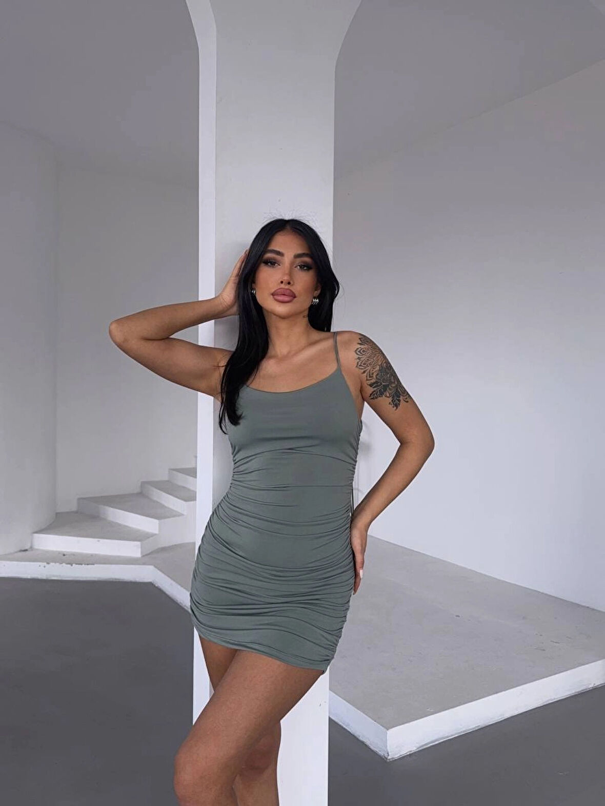 Kadın Yeşil İnce Askılı Yanlardan Drapeli Mini Elbise HZL25S-FRY123071