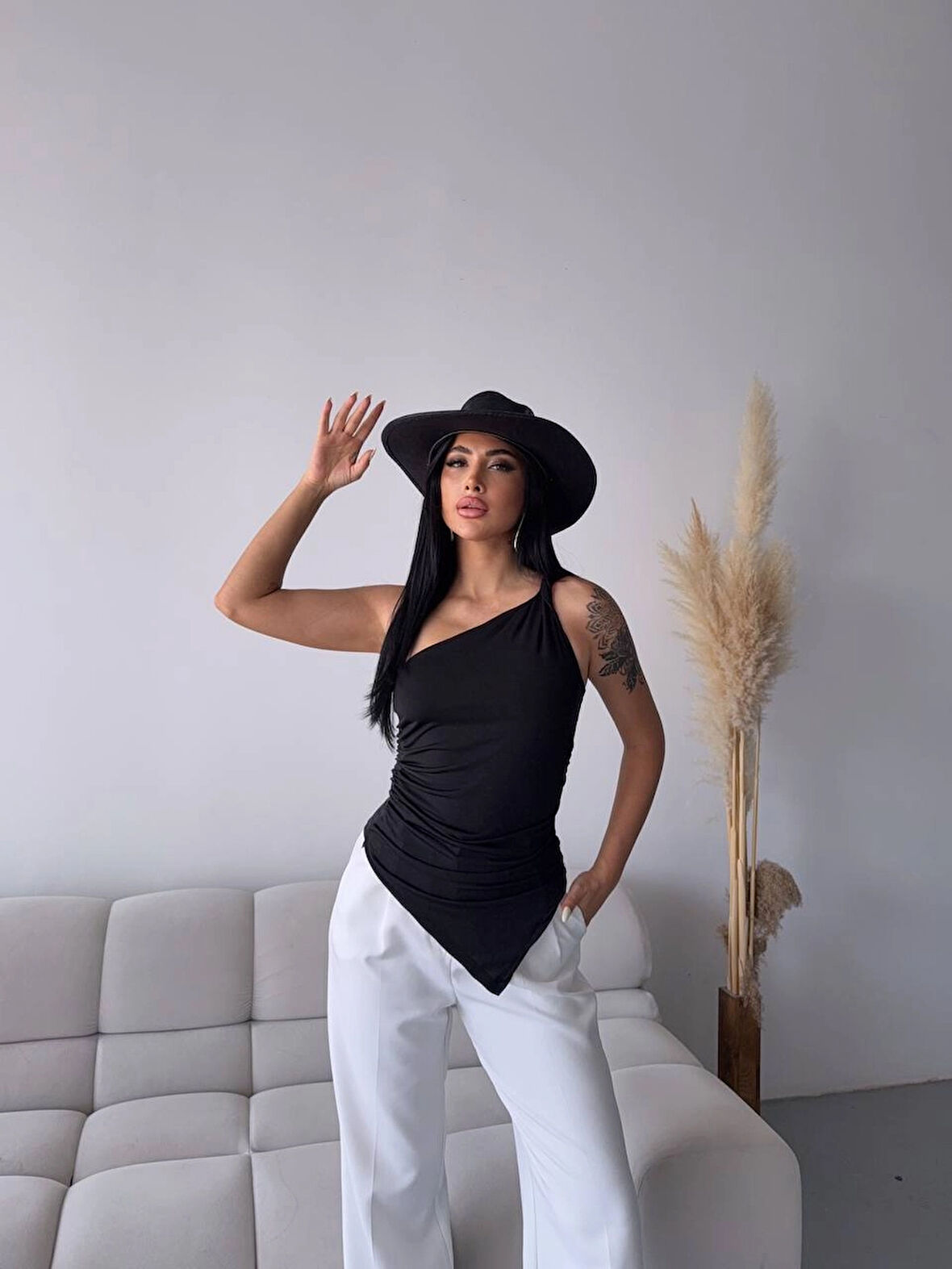 Kadın Siyah Tek Omuz Asimetrik Kesim Sandy Bluz HZL25S-FRY123241