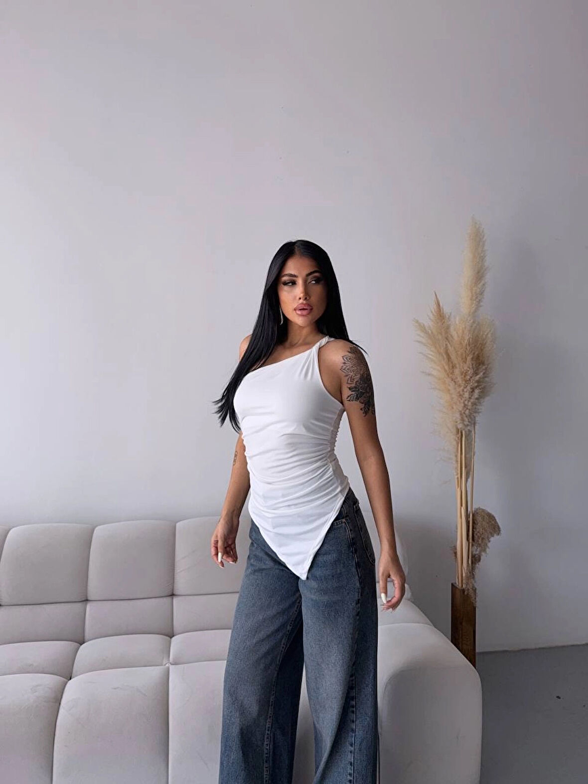 Kadın Beyaz Tek Omuz Asimetrik Kesim Sandy Bluz HZL25S-FRY123241