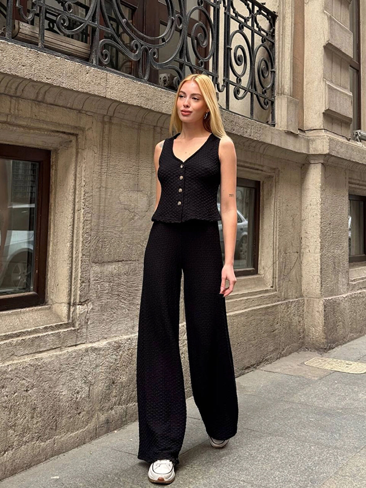 Kadın Siyah Beli Lastilkli Gofre Kumaş Pantolon HZL24S-ZK13261