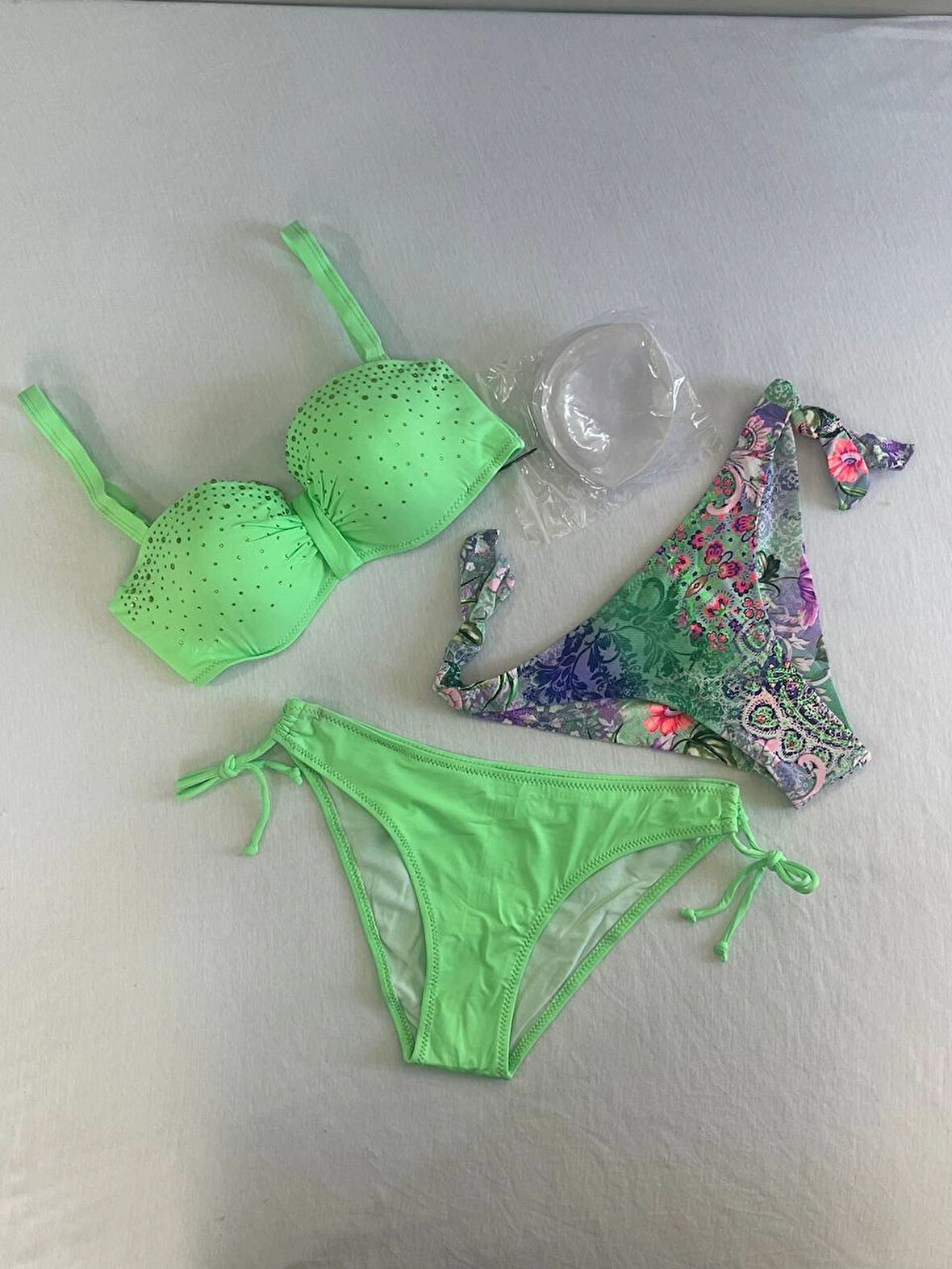 Kadın Yeşil Taş İşlemeli 3 Parça Bikini Takım HZL25S-LC3315