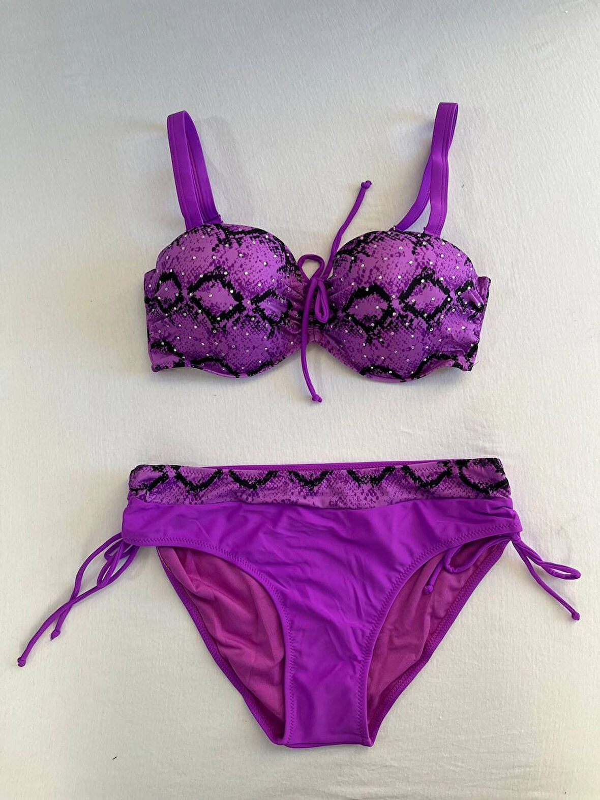 Kadın Lila Siyah Desenli Taş İşlemeli Toparlayıcı Bikini Takım HZL25S-LC3333