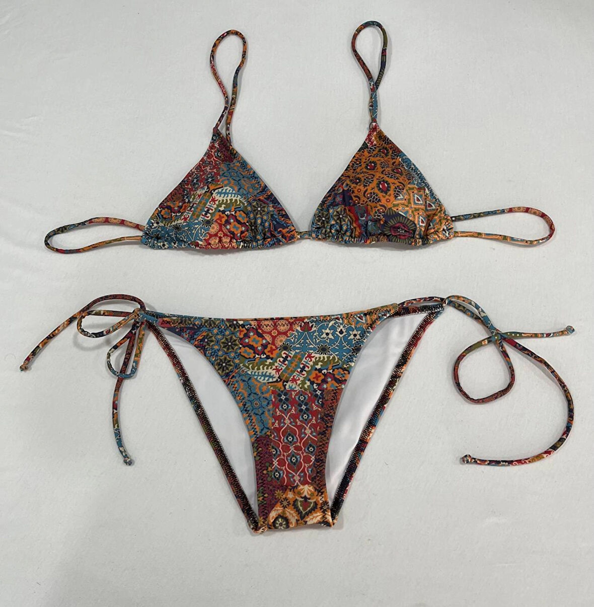 Kadın Kahverengi Etnik Desen Boyundan İp Bağlamalı Üçgen Bikini Takımı HZL25S-LC5005