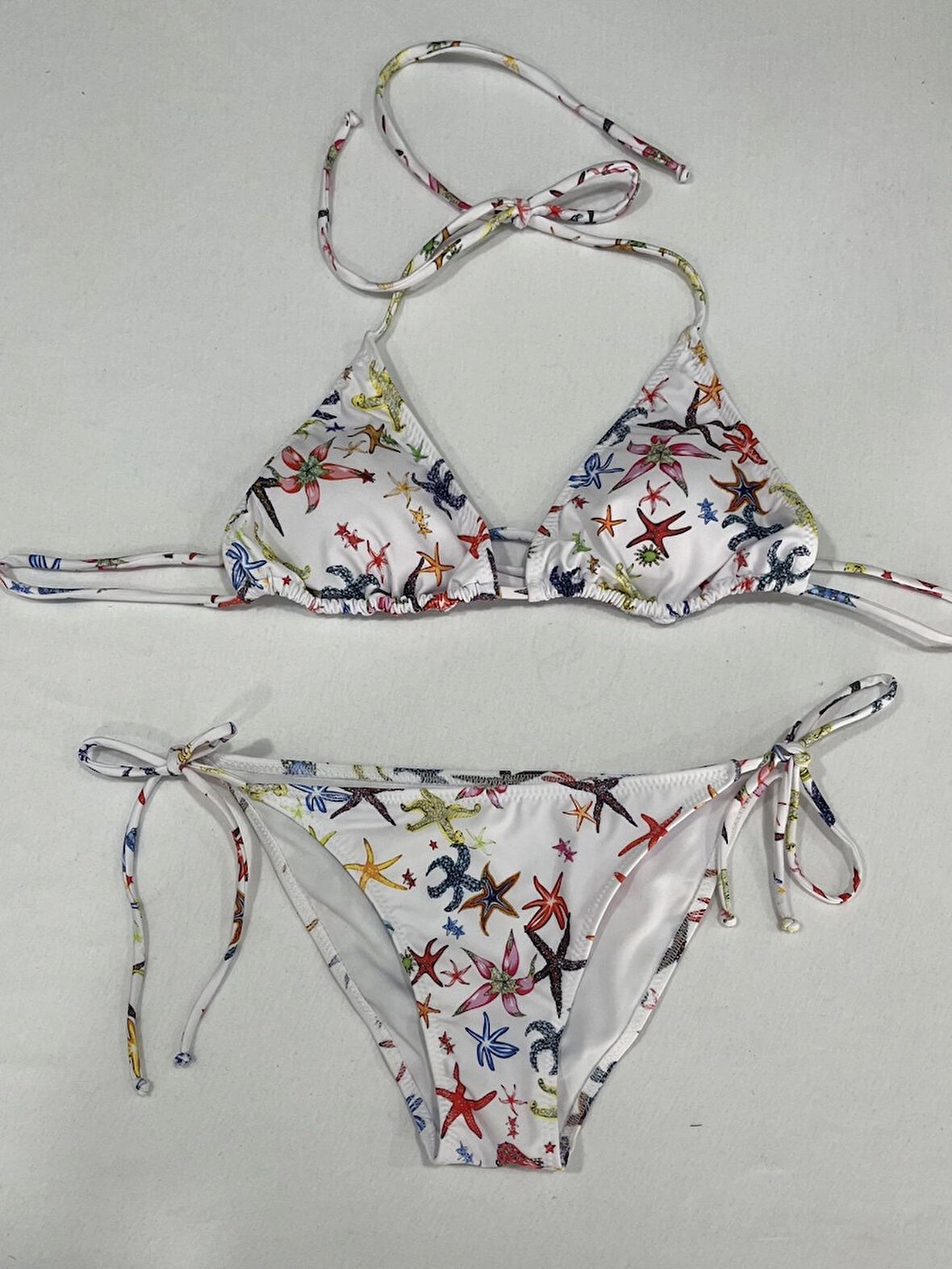 Kadın Beyaz Yıldız Temalı Boyundan İp Bağlamalı Üçgen Bikini Takımı HZL25S-LC5005