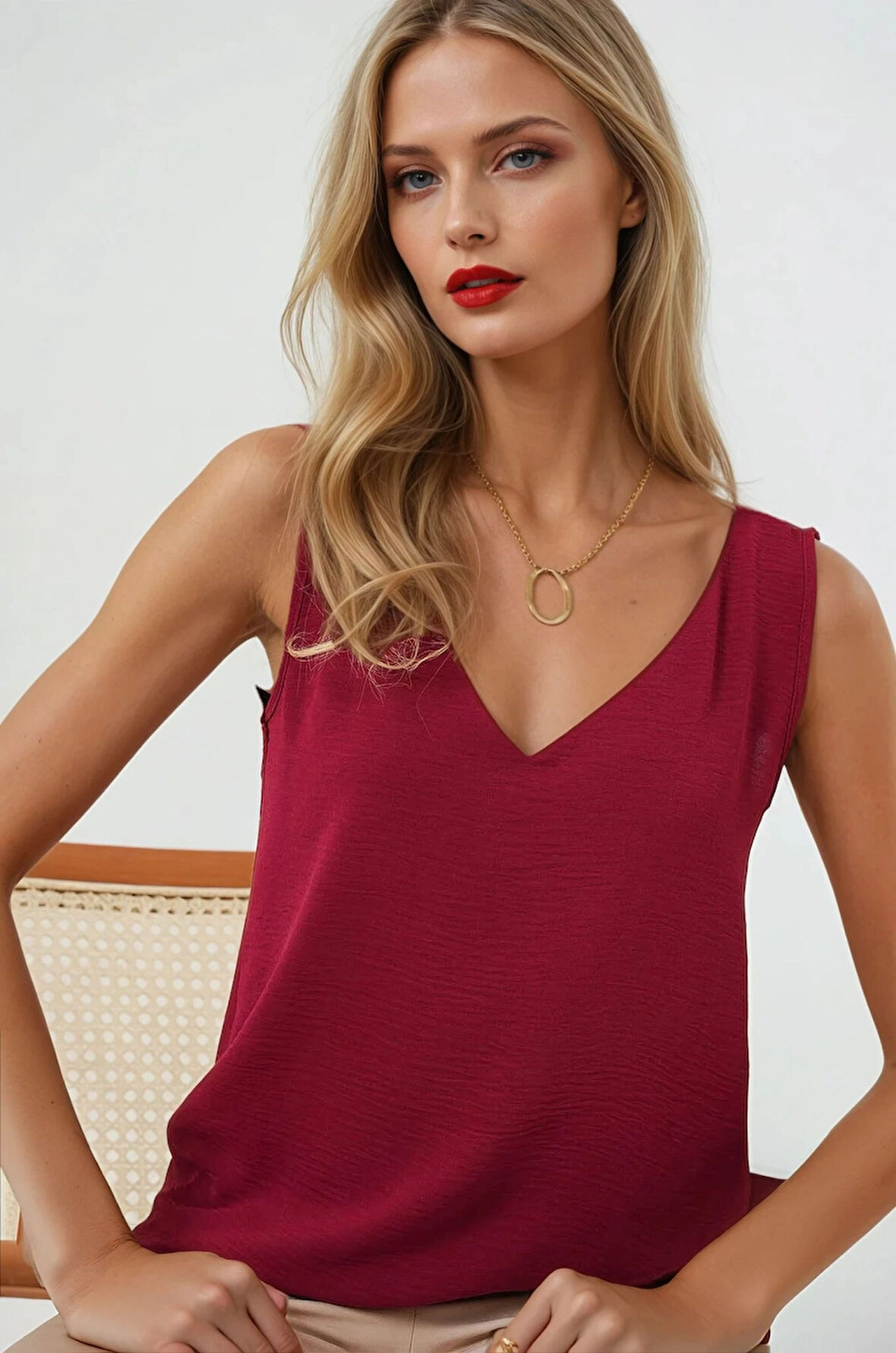 Kadın Bordo V Yaka Sıfır Kol Bluz HZL25S-BD19501