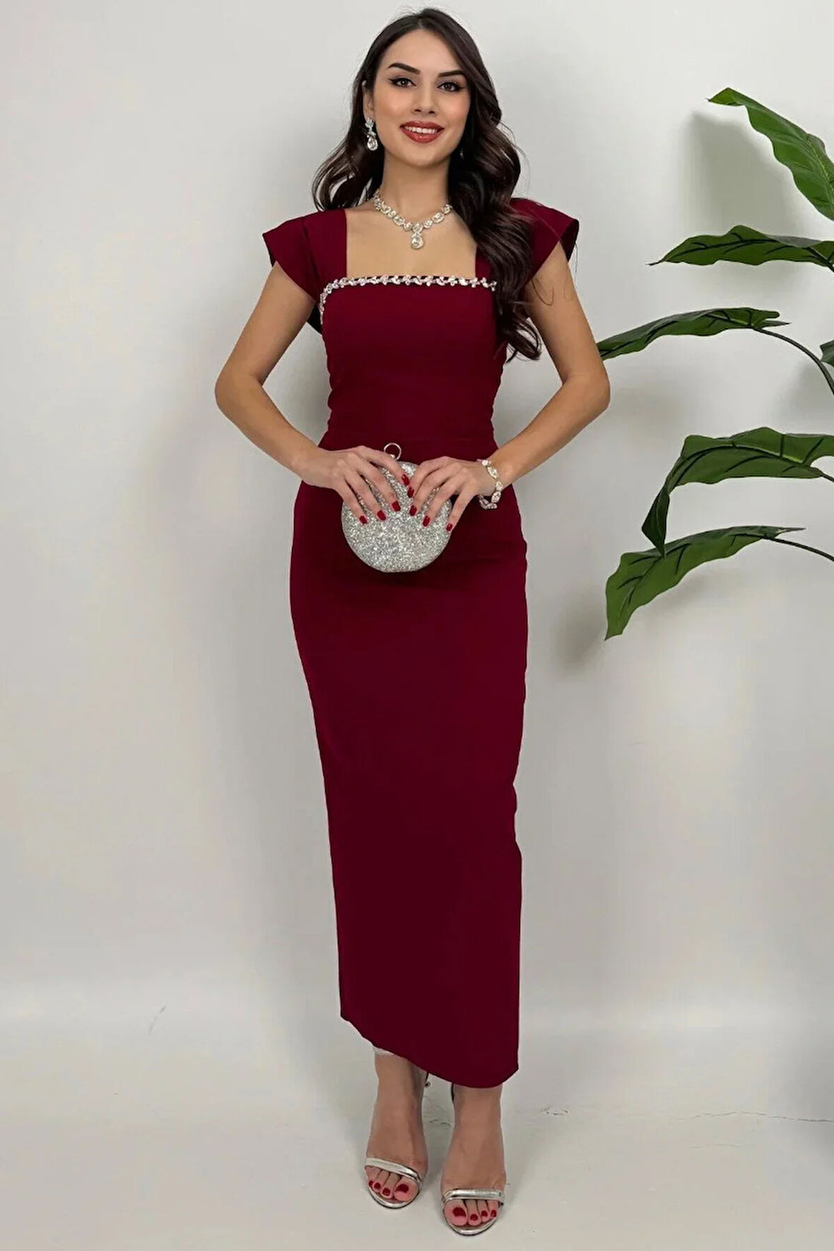 Valentia Madonna Yaka Taş İşlemeli Kalem Bordo Abiye Elbise, Zarif Davet Elbisesi