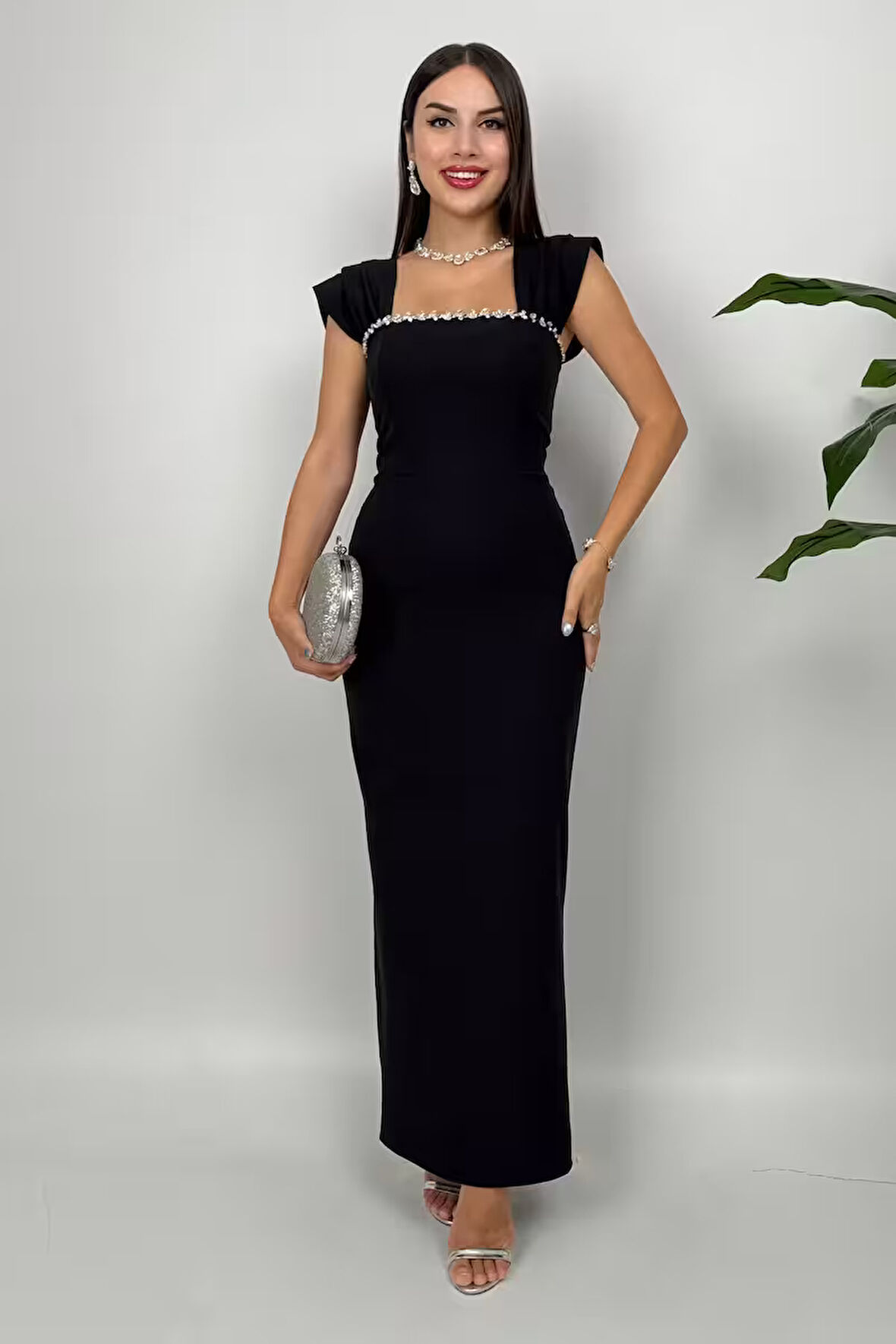 Valentia Madonna Yaka Taş İşlemeli Kalem Siyah Abiye Elbise, Zarif Davet Elbisesi