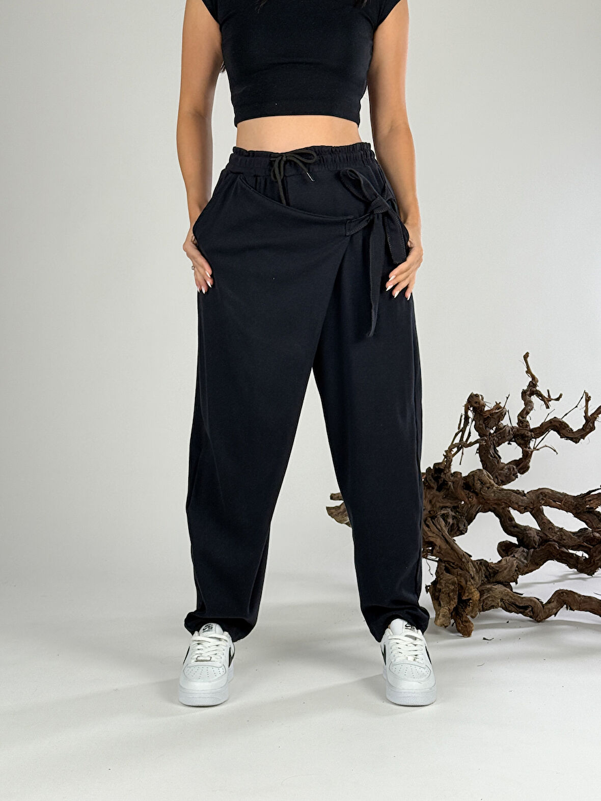 Kemer Detaylı Tasarım Siyah Kadın Pantolon COC1054