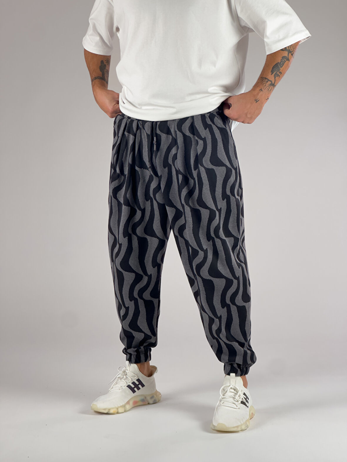 Dalga Desenli Pileli Erkek Jogger Pantolon COC1007