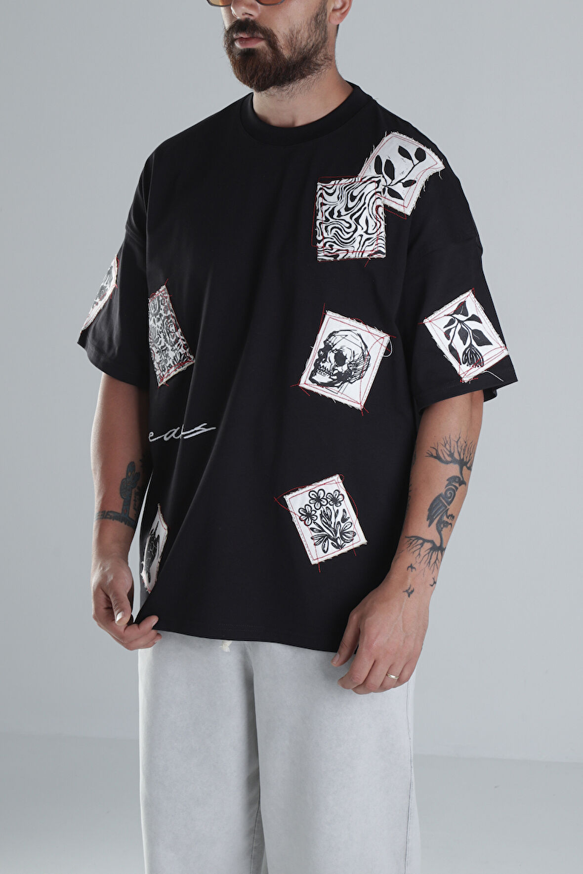 Yama Desenli Siyah Tasarım T-Shirt COC1302