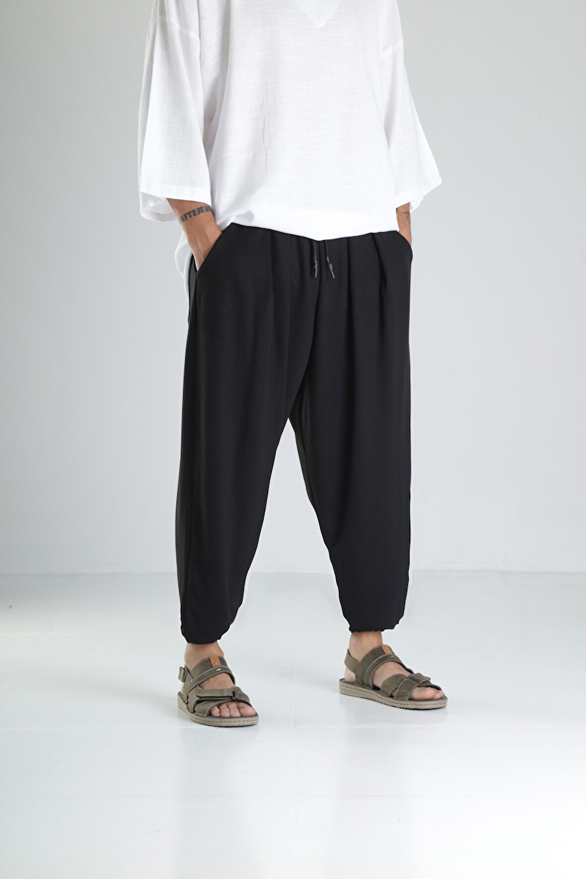 Siyah Pileli Yarım Şalvar COC1987