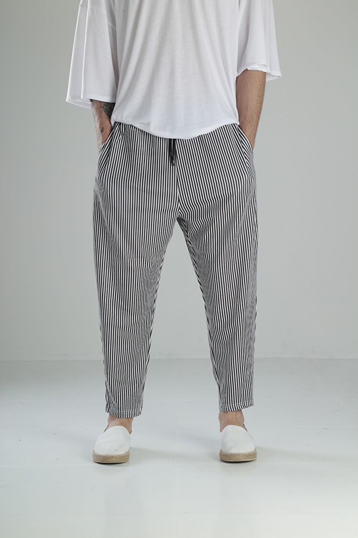 Siyah Çizgili Bürümcük Kumaş Baget Pantolon COC1976