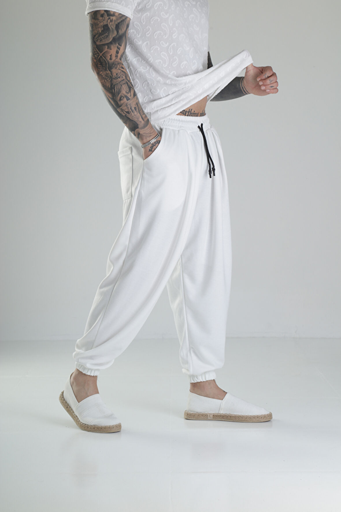 Pileli Beyaz Yarım Şalvar COC2088