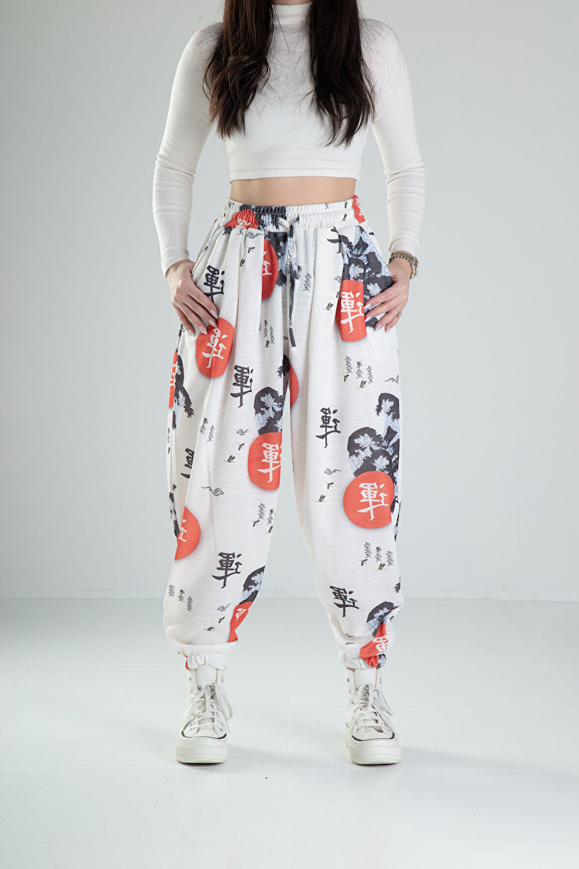 Beyaz Chinese Desenli Yarım Şalvar COC2430