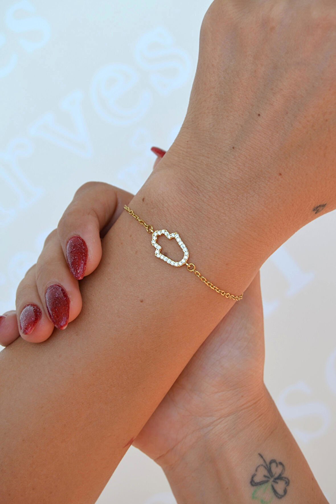 Zirkon Nazar El Figürlü İnce Zincir Bileklik – 14K Gold Kaplama