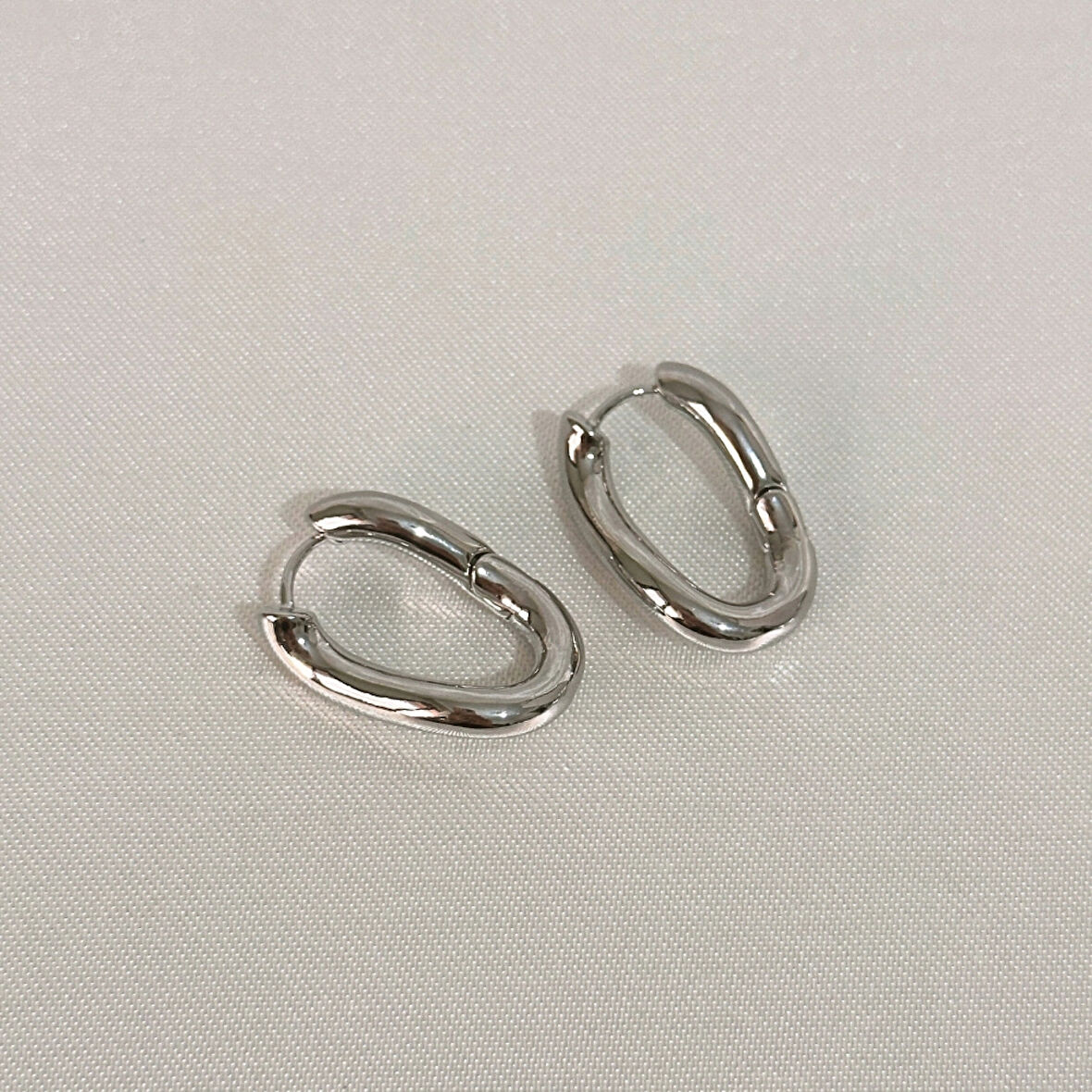 Kıvrımlı Şık Çelik Silver Küpe