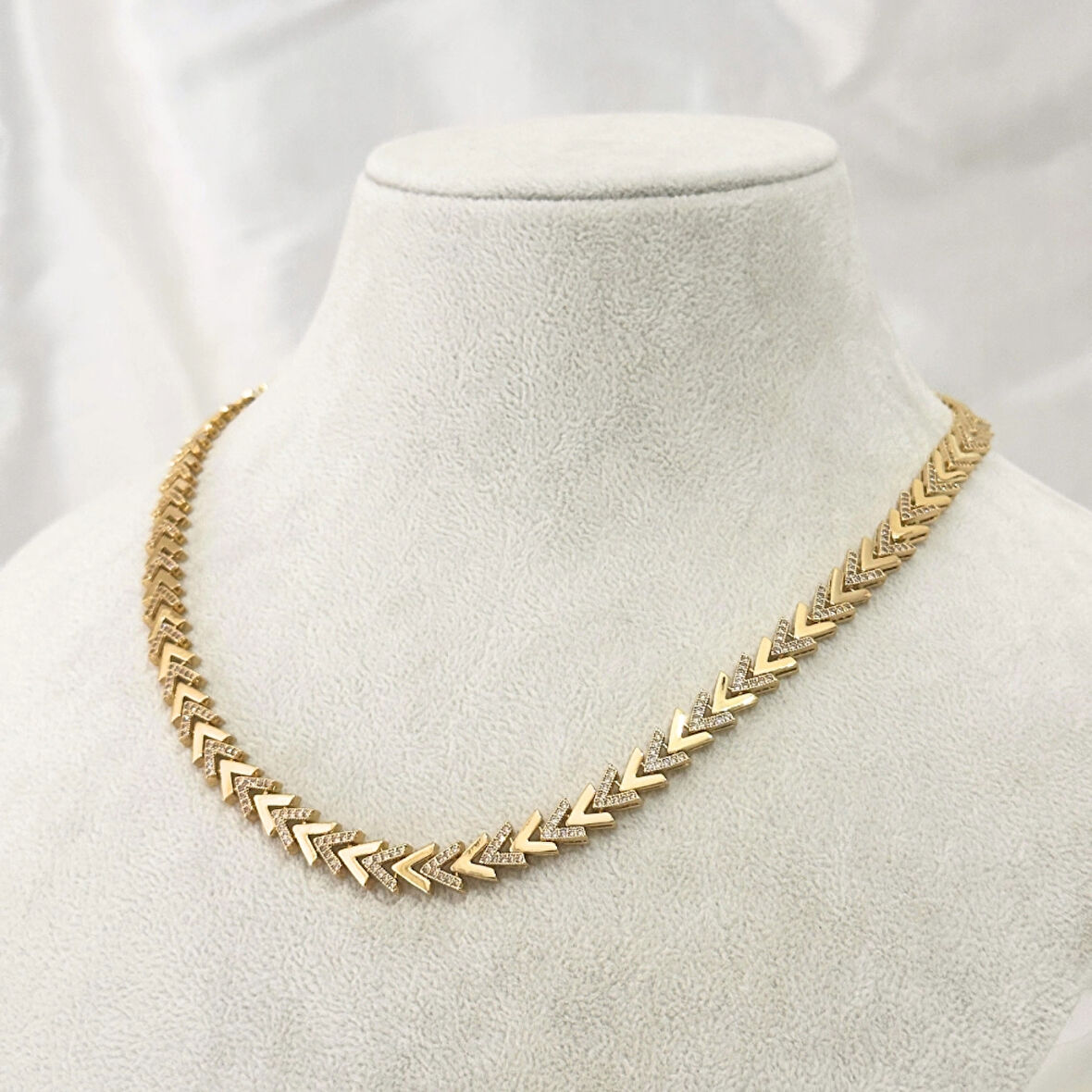 VIP Seri Zirkon Taşlı Ok Kolye Gold