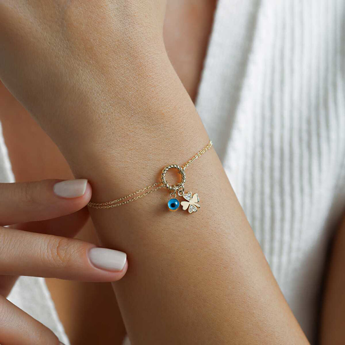 Gözlü Yonca Charm Bileklik