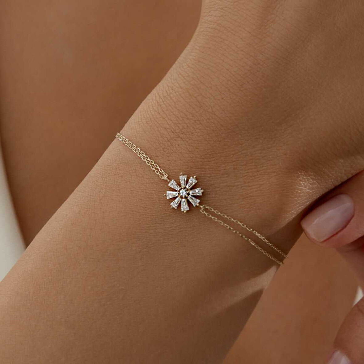 Zarif Çiçek Baget Bileklik