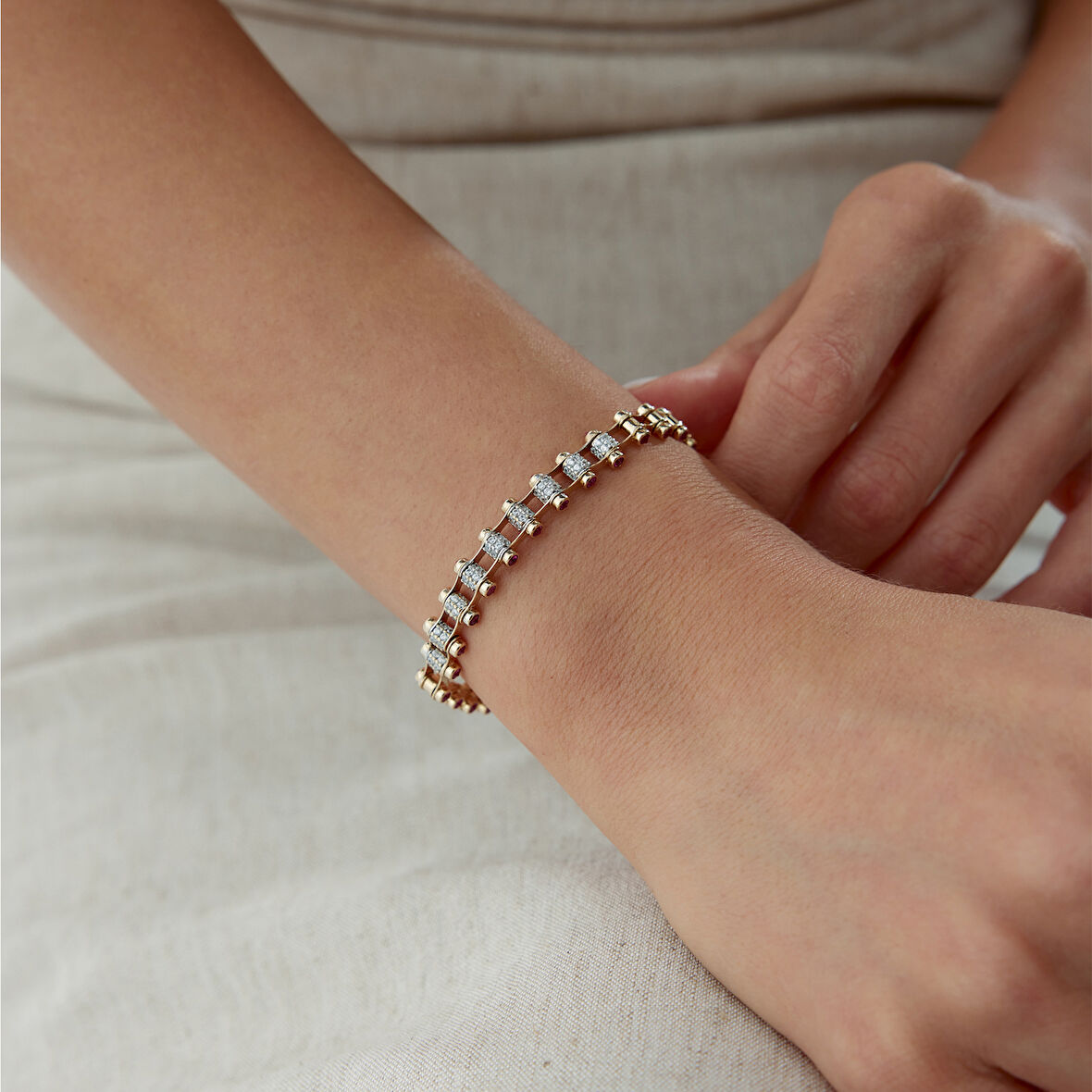 Pink Stone Stairs Bileklik